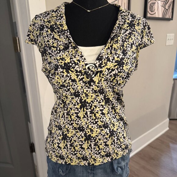 Candie's Floral Print V-Neck Top with Buckle Detail \ Y2K Vintage Candie's Top - Picture 2 of 10